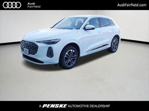 Used 2025 Audi Q5 Premium w/ Convenience Package image 1