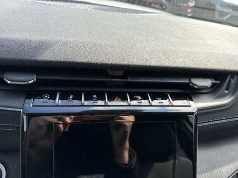 New 2025 Jeep Grand Cherokee Altitude AWD/4WD image 18