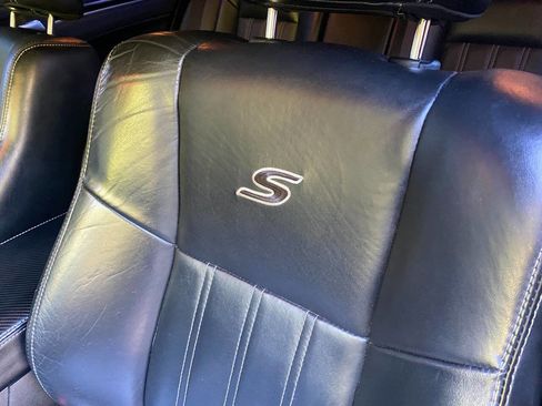 Used 2019 Chrysler 300 S image 42