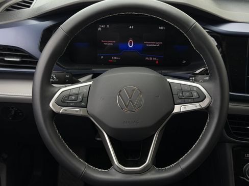 Used 2024 Volkswagen Taos SE AWD/4WD image 15