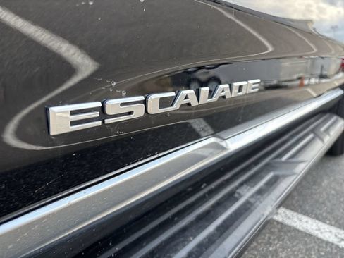 Certified 2024 Cadillac Escalade Premium Luxury AWD/4WD image 38