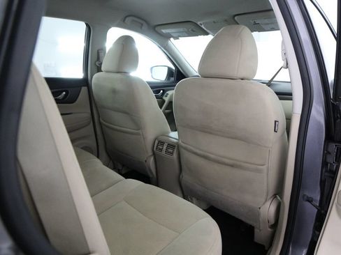 Used 2016 Nissan Rogue S w/ Appearance Package FWD image 34