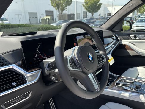 New 2027 BMW X7 xDrive40i w/ M Sport Package AWD/4WD image 16