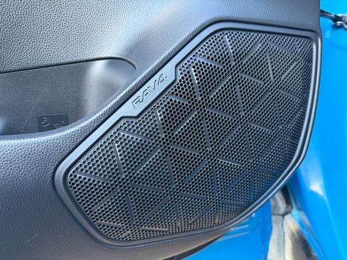 Used 2019 Toyota RAV4 XLE image 37