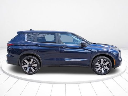 New 2026 Mitsubishi Outlander SE FWD image 3