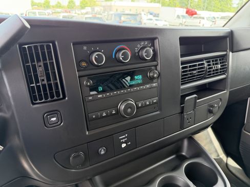 New 2026 Chevrolet Express 3500 Extended RWD image 17