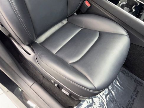 Used 2021 Tesla Model Y Long Range image 46