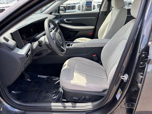 Used 2025 Hyundai Sonata SEL FWD image 27