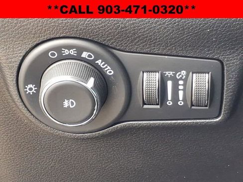 Used 2025 Jeep Compass Trailhawk AWD/4WD image 22
