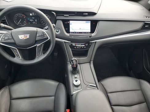 Certified 2025 Cadillac XT5 Premium Luxury AWD/4WD image 29