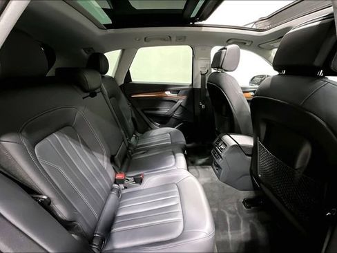 Used 2023 Audi Q5 2.0T Premium w/ Convenience Package image 28