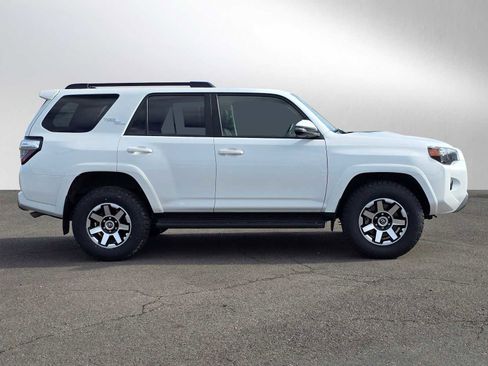 Certified 2024 Toyota 4Runner TRD Off-Road Premium AWD/4WD image 2