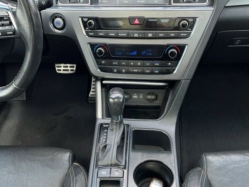 Used 2015 Hyundai Sonata Sport 2.0T w/ Option Group 07 FWD image 13
