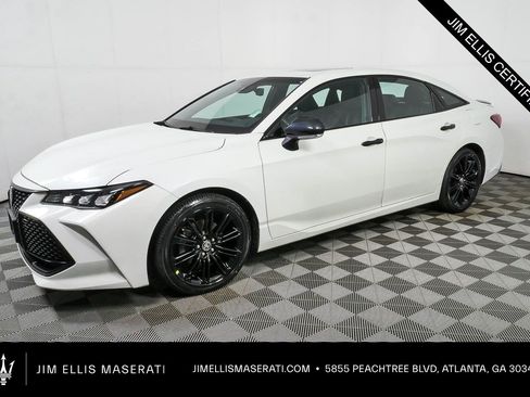 Used 2021 Toyota Avalon XSE FWD image 1
