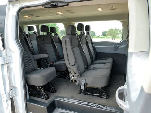 Used 2018 Ford Transit 350 XLT RWD image 31