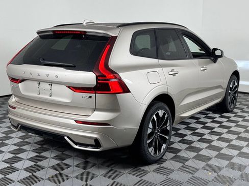 New 2026 Volvo XC60 B5 Plus w/ Climate Package AWD/4WD image 5