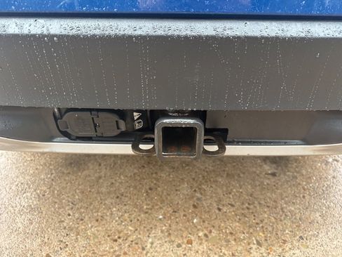 Used 2020 Ford Explorer XLT w/ Equipment Group 202A image 10