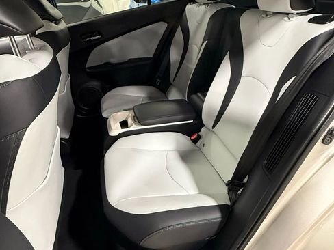 Used 2019 Toyota Prius Prime Premium image 25