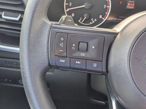 Used 2023 Nissan Rogue S image 16