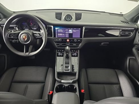 Certified 2026 Porsche Macan AWD/4WD image 27