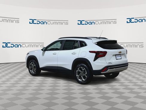 New 2026 Chevrolet Trax LT w/ LT Convenience Package image 6