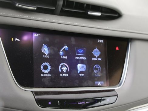 Used 2017 Cadillac XT5 Luxury image 6