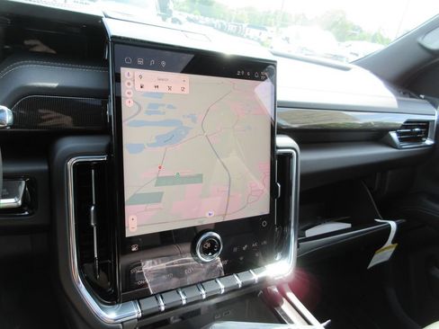 New 2026 GMC Yukon Elevation w/ Elevation Premium Package AWD/4WD image 17