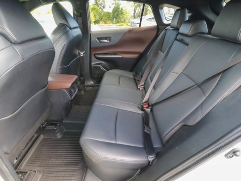 Used 2022 Toyota Venza image 26