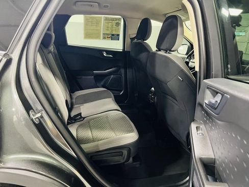 Used 2020 Ford Escape SE image 29