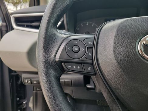 Used 2025 Toyota Corolla LE image 16