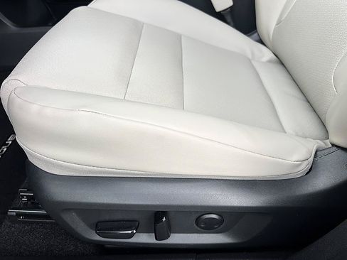 Certified 2023 Nissan Rogue SV w/ SV Premium B Package FWD image 22