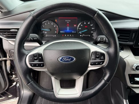 Used 2023 Ford Explorer XLT w/ Equipment Group 202A AWD/4WD image 22