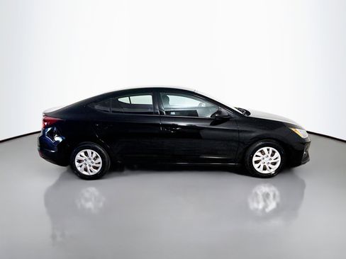 Used 2019 Hyundai Elantra SE w/ Cargo Package image 11