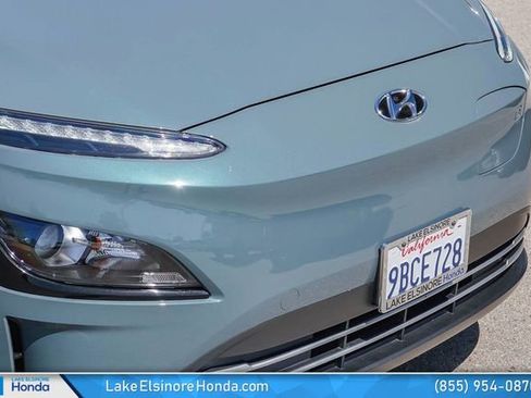 Used 2022 Hyundai Kona SEL w/ Convenience Package FWD image 2