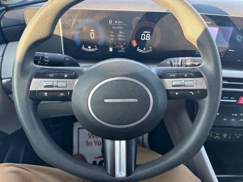 Used 2025 Hyundai Tucson SEL image 12