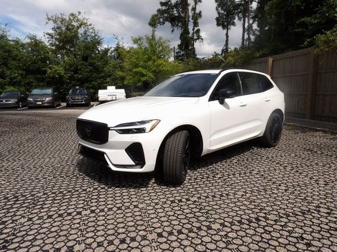 New 2026 Volvo XC60 B5 Ultra w/ Climate Package image 3