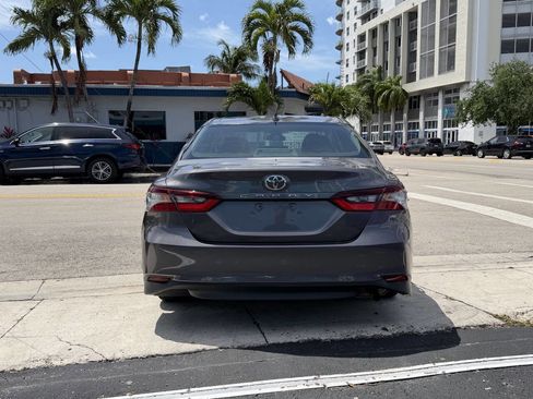 Used 2022 Toyota Camry LE FWD image 6