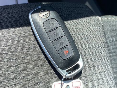 Used 2023 Nissan Rogue SV FWD image 24