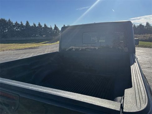 Certified 2023 Jeep Gladiator Overland image 18