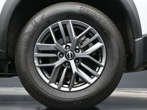 Certified 2025 Nissan Rogue S FWD image 9