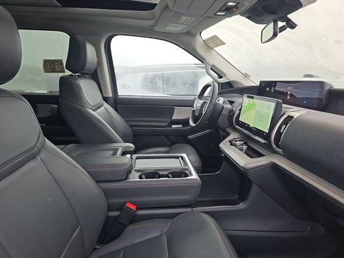 Used 2025 Ford Expedition Active AWD/4WD image 12