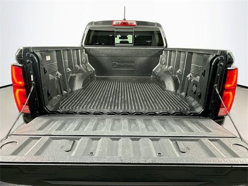 Used 2023 Chevrolet Colorado Z71 image 31