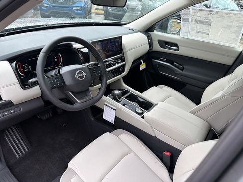 New 2026 Nissan Pathfinder SL AWD/4WD image 13