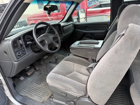 Used 2006 Chevrolet Silverado 2500 LT w/ Skid Plate Package image 10