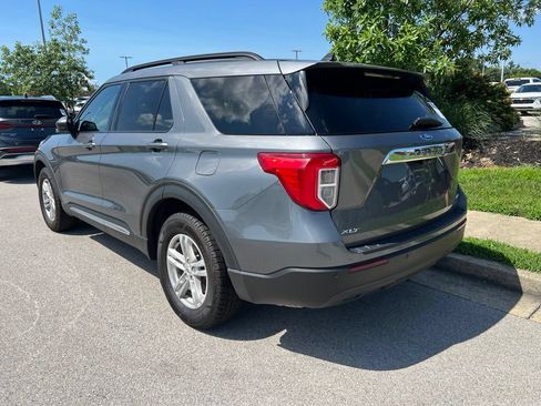 Used 2023 Ford Explorer XLT AWD/4WD image 4