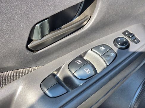 Used 2020 Nissan Kicks S FWD image 16