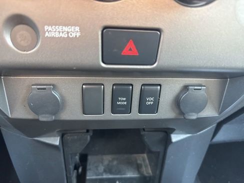 Used 2011 Nissan Titan S w/ S Popular Equipment Pkg RWD image 17