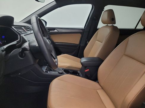 Used 2022 Volkswagen Tiguan SE AWD/4WD image 17