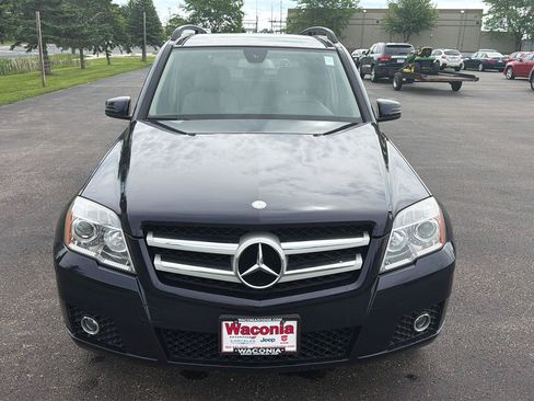 Used 2010 Mercedes-Benz GLK 350 4MATIC image 3