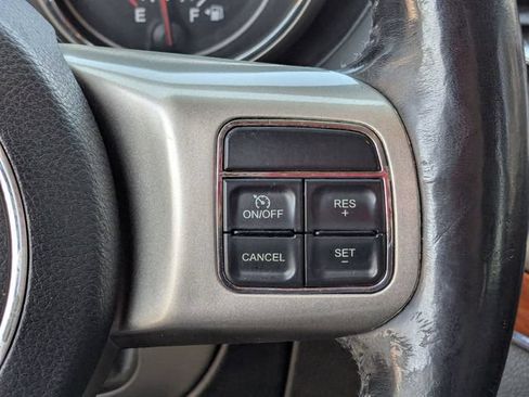 Used 2013 Jeep Grand Cherokee Overland AWD/4WD image 23